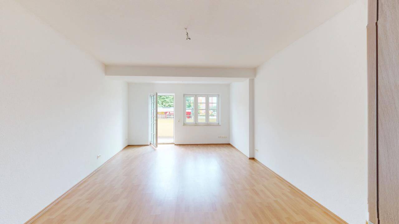 2 Raum-Whg. m. Balkon, 6130 Halle (Saale) (Ammendorf-Beesen Damaschkestraße Dieselstraße Südstadt)