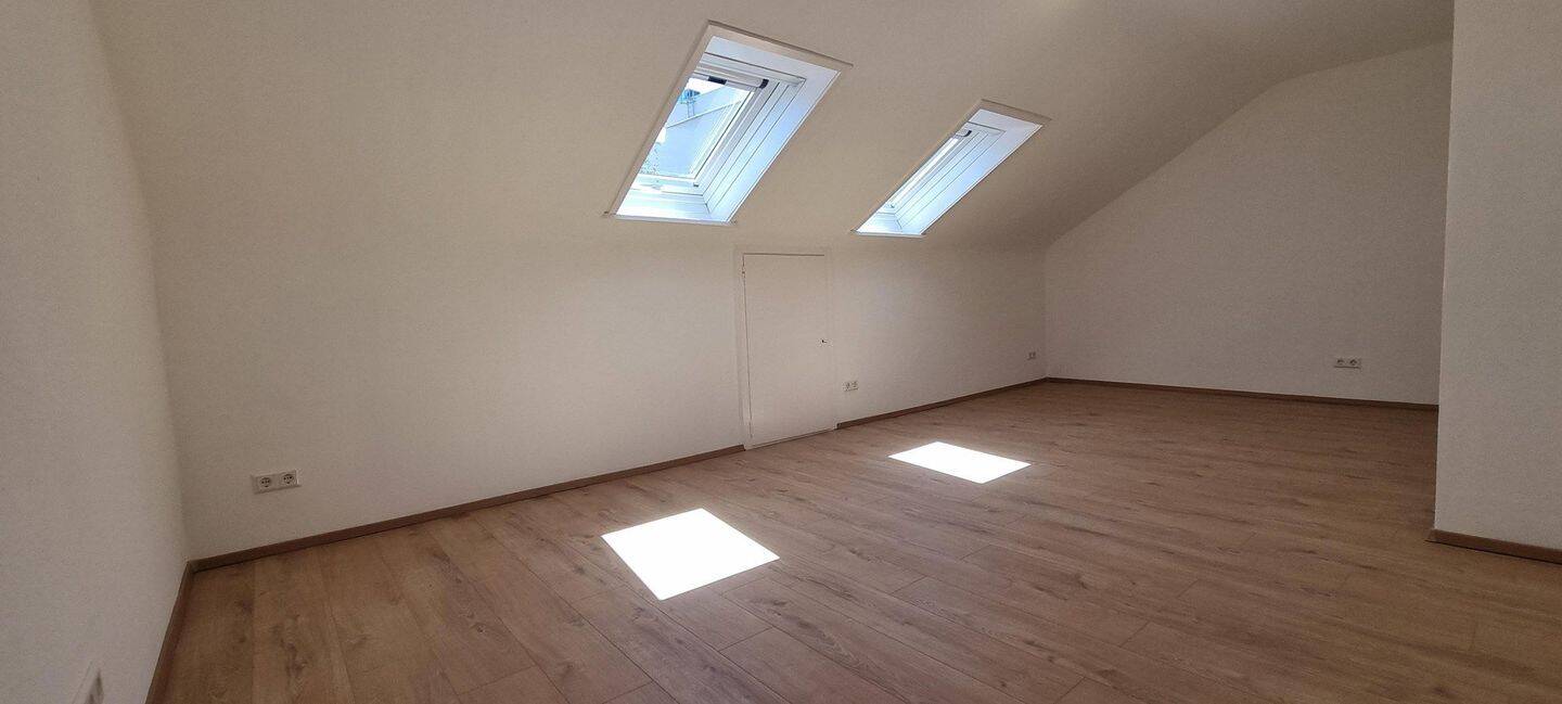 Schöne und renovierte 1,5 Zimmer Wohnung Stuttgart West, 70176 Stuttgart (Mitte West)