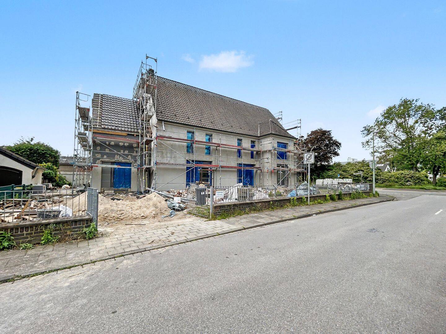 Erstbezug nach Kernsanierung! Doppelhaushälfte in Duisburg/Buchholz, 47249 Duisburg (Buchholz Großenbaum Wanheim-Angerhausen)
