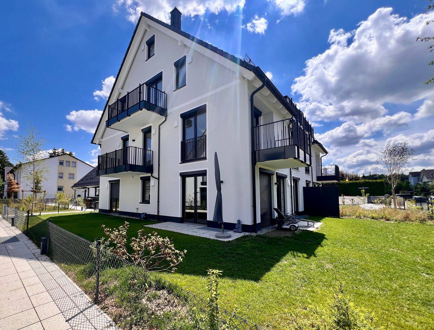 QUALTITÄT+KOMFORT ! Moderne 3-Zimmer-NEUBAU-Wohnung mit zwei Balkonen, 80995 München (Allach-Untermenzing Feldmoching-Hasenbergl Moosach)