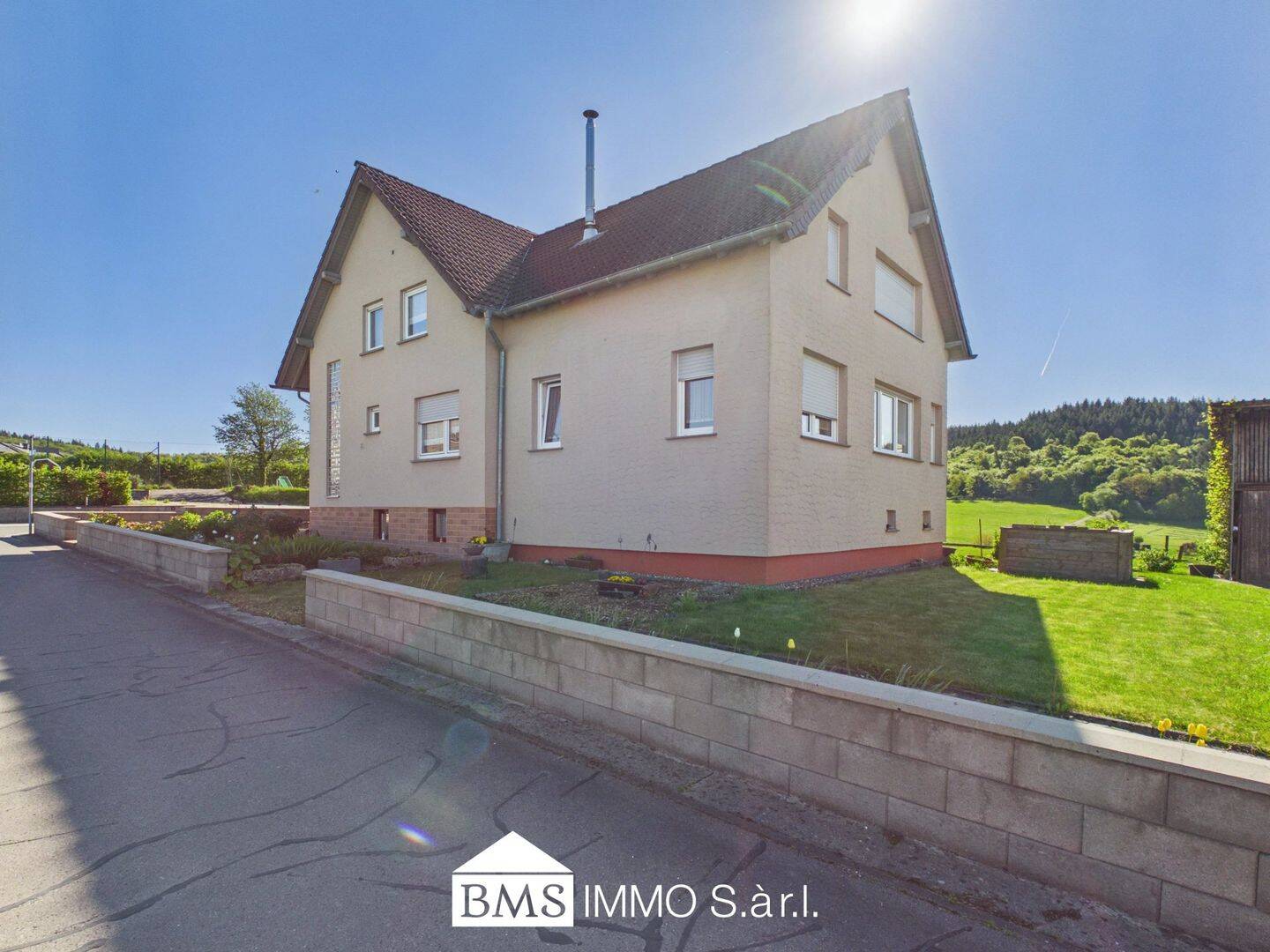 Besonderes Wohnhaus mit tollem Ausblick in ländlicher Idylle!, 54675 Ammeldingen an der Our