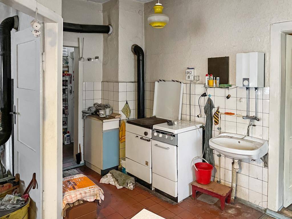 Sanierungsobjekt: Bauernhaus mit Scheune in Unterloquitz (A1702), 7330 Probstzella