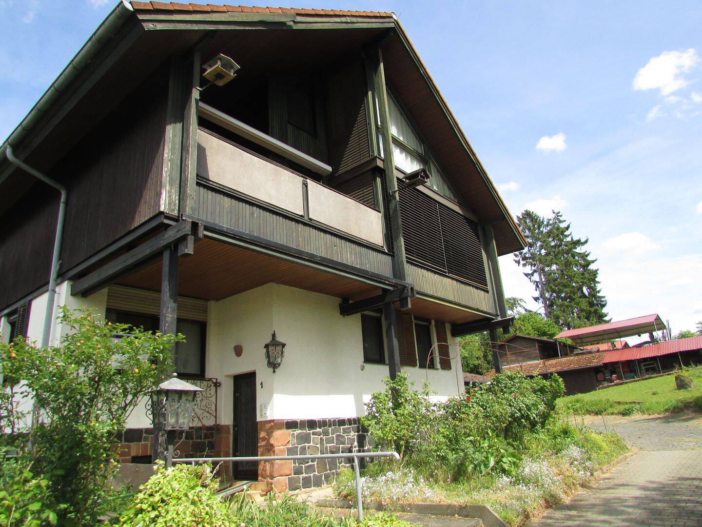 Zweifamilienhaus mit großem Grundstück Hofreite Pferdekoppeln und Anbauten in Büdingen., 63654 Büdingen