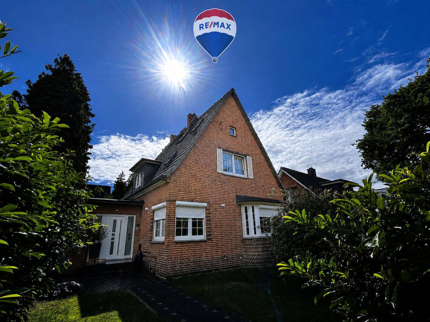 Großzügiges Familienhaus mit Wintergarten, Sauna und Gartenidylle, 22589 Hamburg (Altona Blankenese Iserbrook Osdorf Sülldorf)