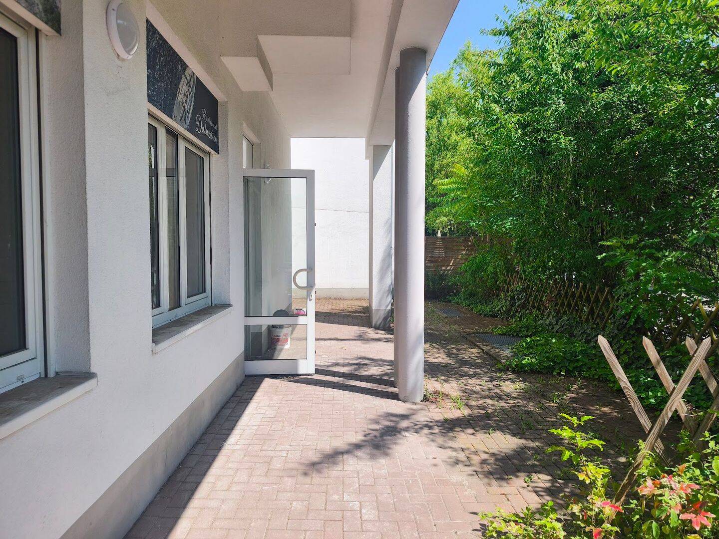 **Großzügige Fläche mit Garten, Ankleideraum, Speisekammer und Wohlfühlbad in idyllischer Wohnlage**, 4159 Leipzig (Lützschena-Stahmeln Möckern Wahren)