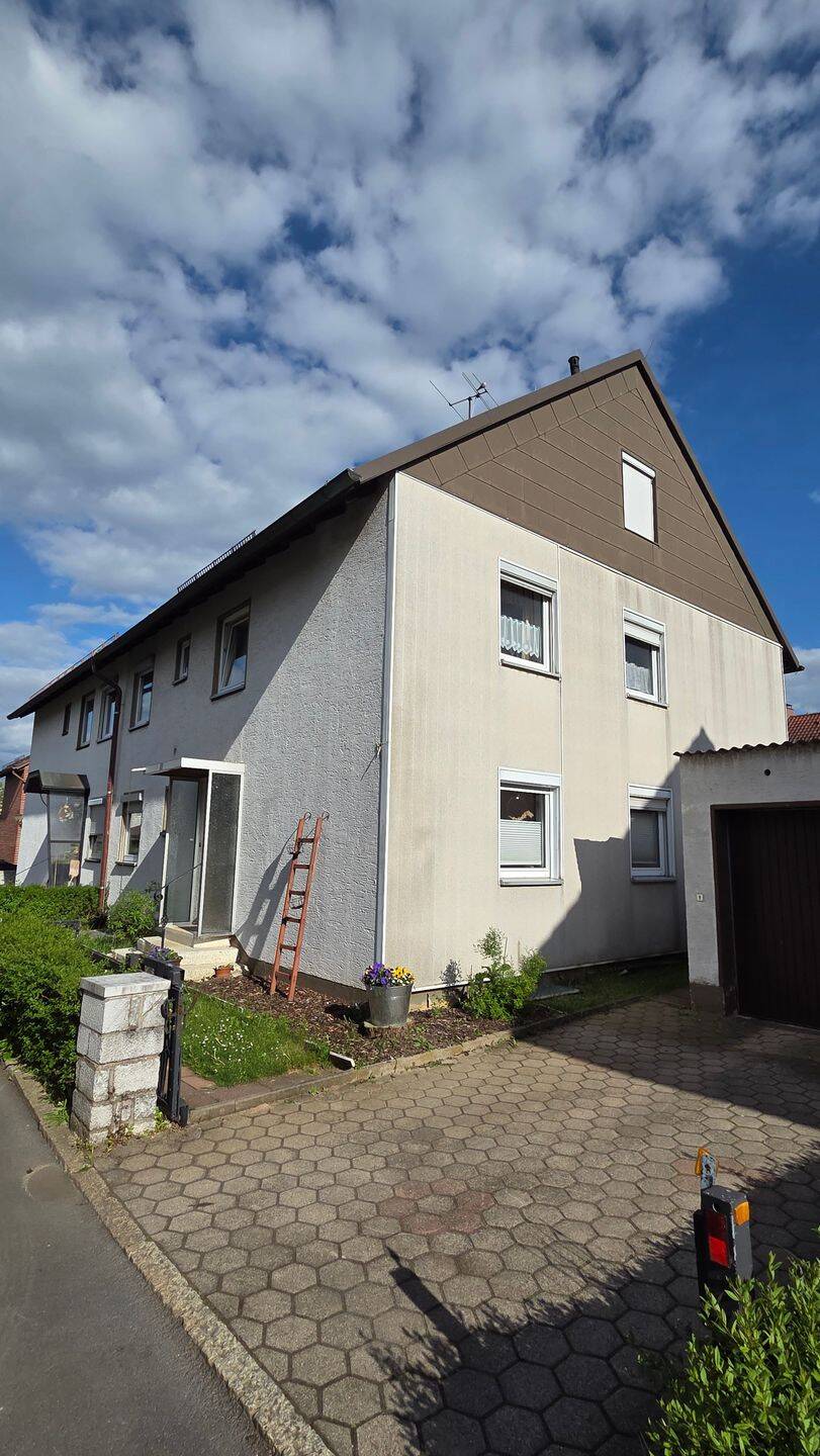 Für Gartenfreunde: Modernisierte 3-Zi.-Terassen-Wohnung mit Einbauküche, 300 m² Garten & Garage, Wärmepumpe (2024) !, 95659 Arzberg