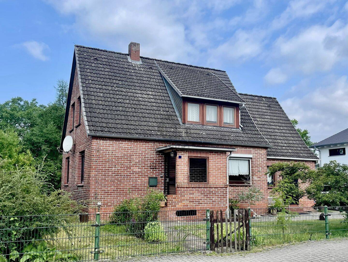 EINFAMILIENHAUS MIT VIEL POTENZIAL IN RUHIGER LAGE VON EICKLINGEN, 29358 Eicklingen