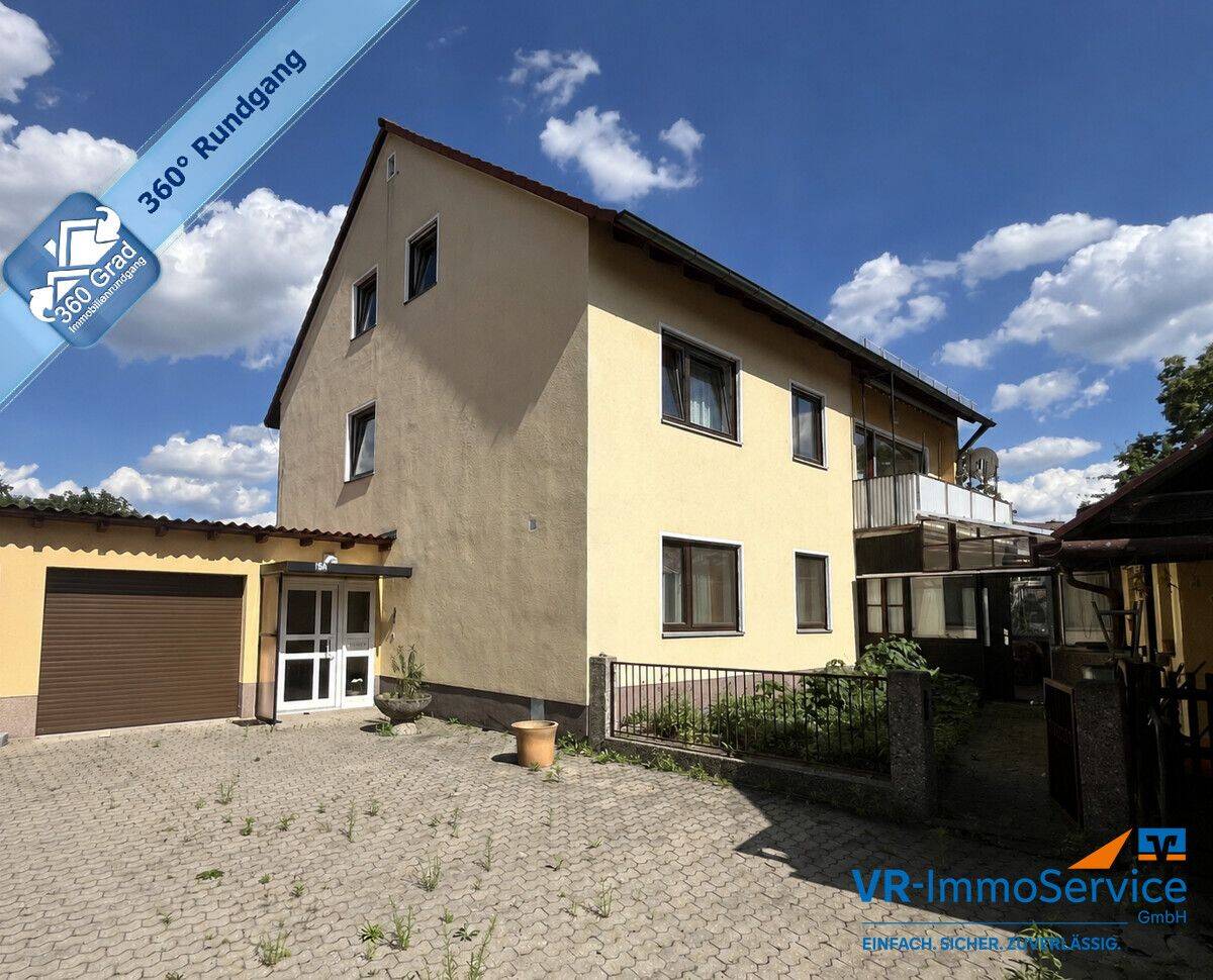 Rendite & Potenzial mitten in Roßtal: Großes Mehrfamilienhaus, Garagen & 2 zusätzliche Häuser auf einem Grundstück!, 90574 Roßtal