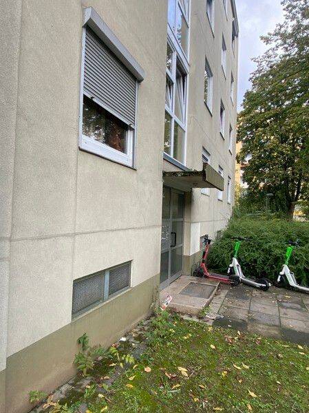 Ihre Zukunft – Ihre Wohnung: 4-Zimmerwohnung mit kleiner Terasse!, 60439 Frankfurt am Main (Heddernheim Kalbach Niederursel Praunheim)