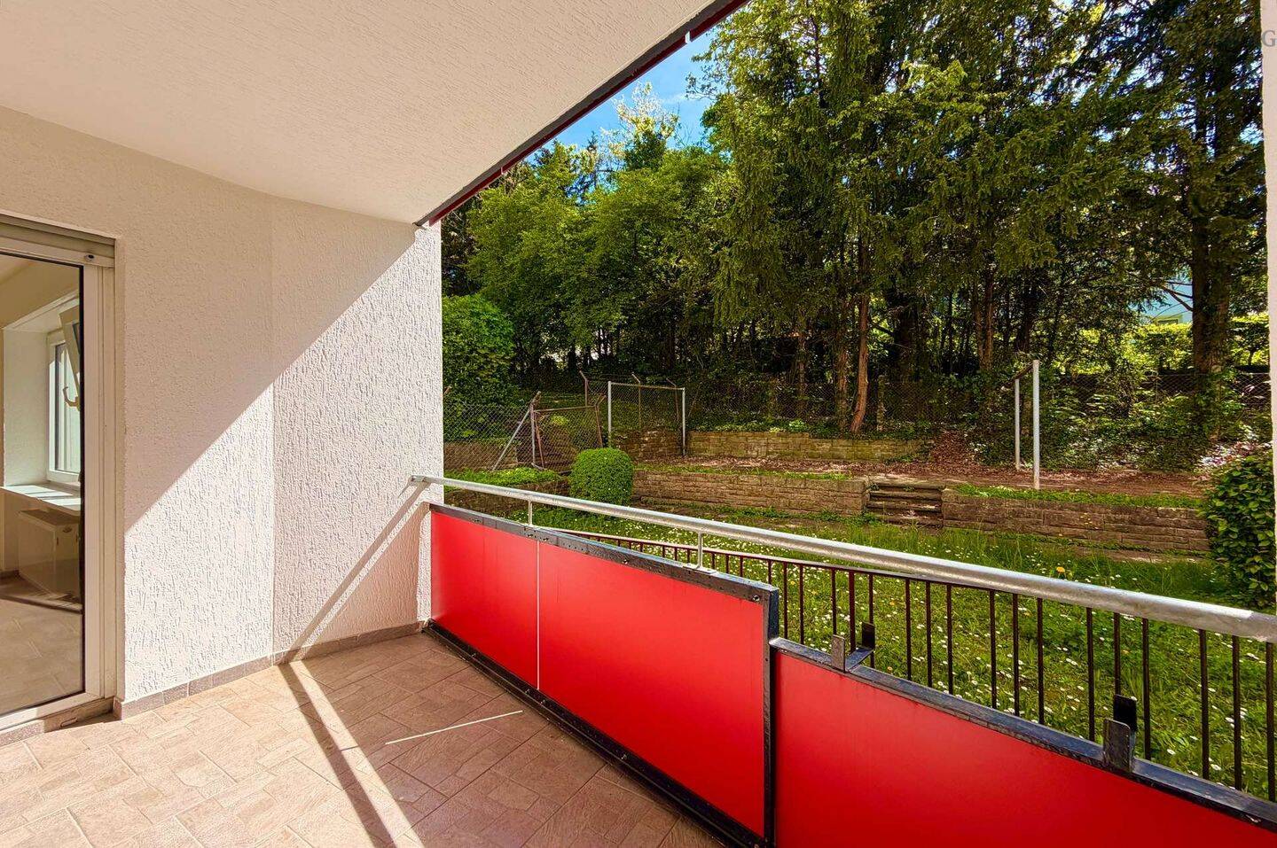Gepflegte 3-Zimmer-Erdgeschosswohnung mit sonnigem Balkon in zentraler Wohnlage, 70374 Stuttgart (Bad Cannstatt Sommerrain)