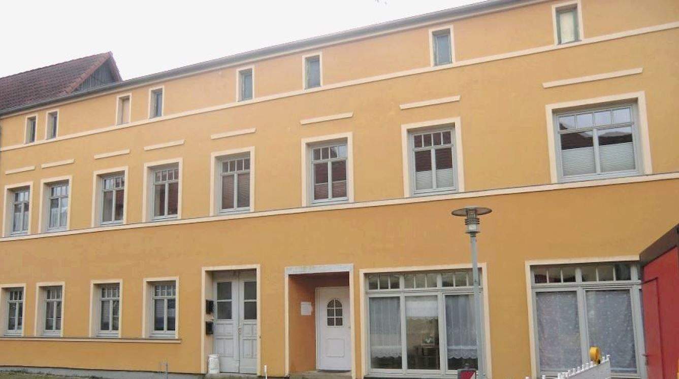 3 Zimmer-Wohnung , Erdgeschoss, PKW-Stellplatz, Gartenanteil, 18195 Tessin