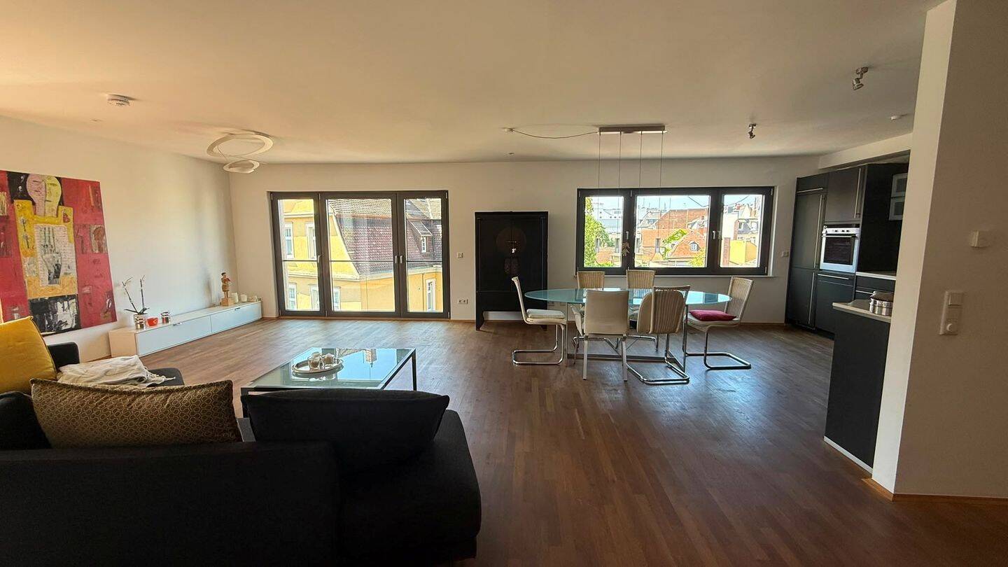 Excklusive 123m² möbilierte Designwohnung , Südbalkon &  TG-Stellplatz in Top Innenstadtlage, 35390 Gießen