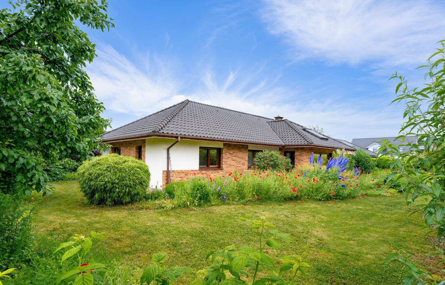 Großzügiger Bungalow mit Doppelgarage und traumhaftem Garten auf einer Ebene, 27801 Dötlingen