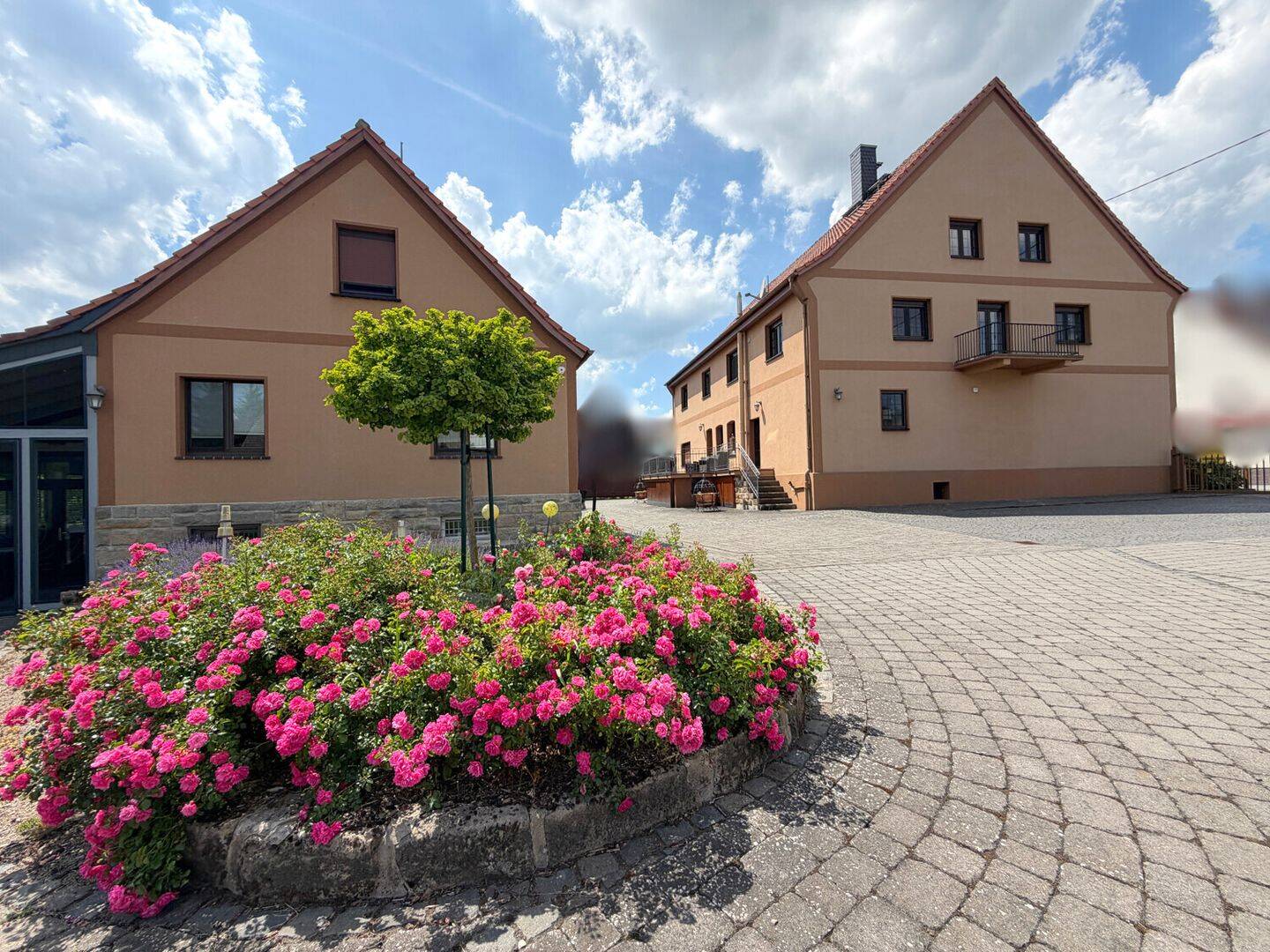 Exklusives Loftwohnen mit repräsentativem Geschäftshaus und Privatpark, 36323 Grebenau