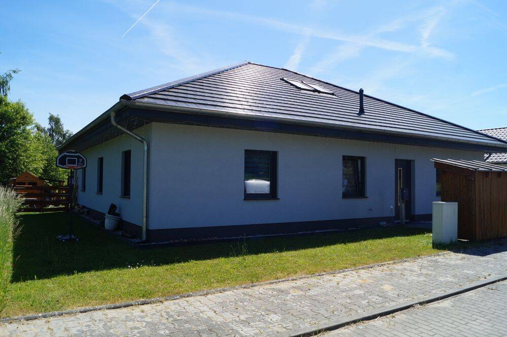 Traumhaftes Wohnen am Waldrand: Neuwertiger Bungalow zur Miete in Reichenwalde, 15526 Reichenwalde