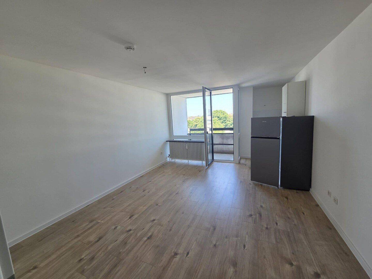 Frisch renoviertes Apartment mit Balkon, neuer Küche, Aufzug & Stellplatz am Wöhrder See ???, 90402 Nürnberg (Gleißbühl Lorenz Tafelhof Tullnau Wöhrd)