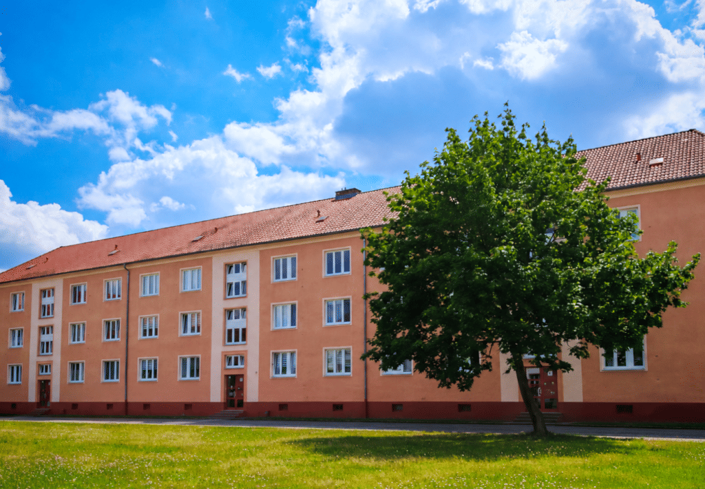 bezugsfertige 2-Raumwohnung mit Tageslichtbad in Nähe des Altstädter Bahnhofs, 2977 Hoyerswerda