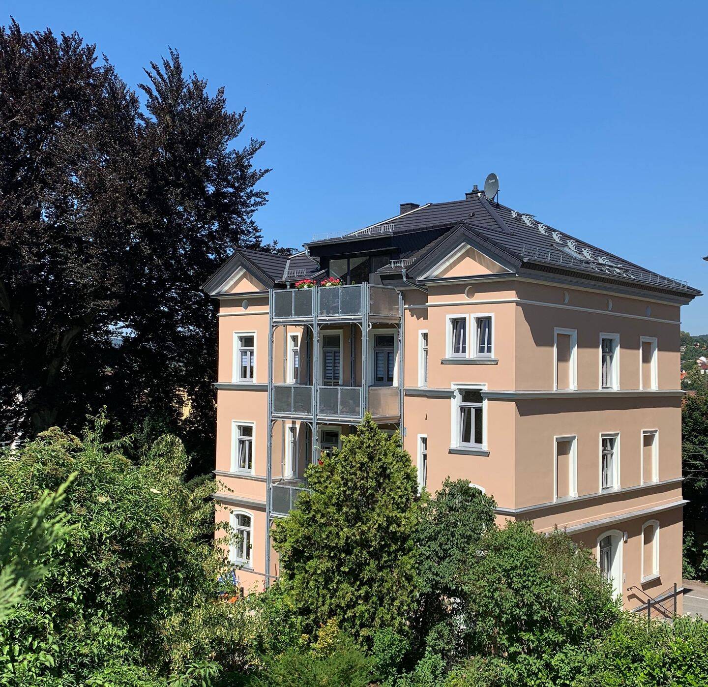 tolle DG Wohnung in Stadtvilla In Pößneck, 7381 Pößneck