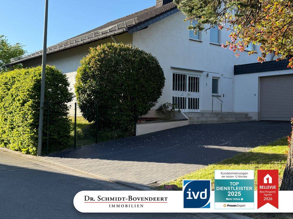 Wohnen in der Stadt und dennoch im Grünen – Äußerst gepflegtes Wohnhaus mit Garten in Altenkirchen., 57610 Altenkirchen (Westerwald)
