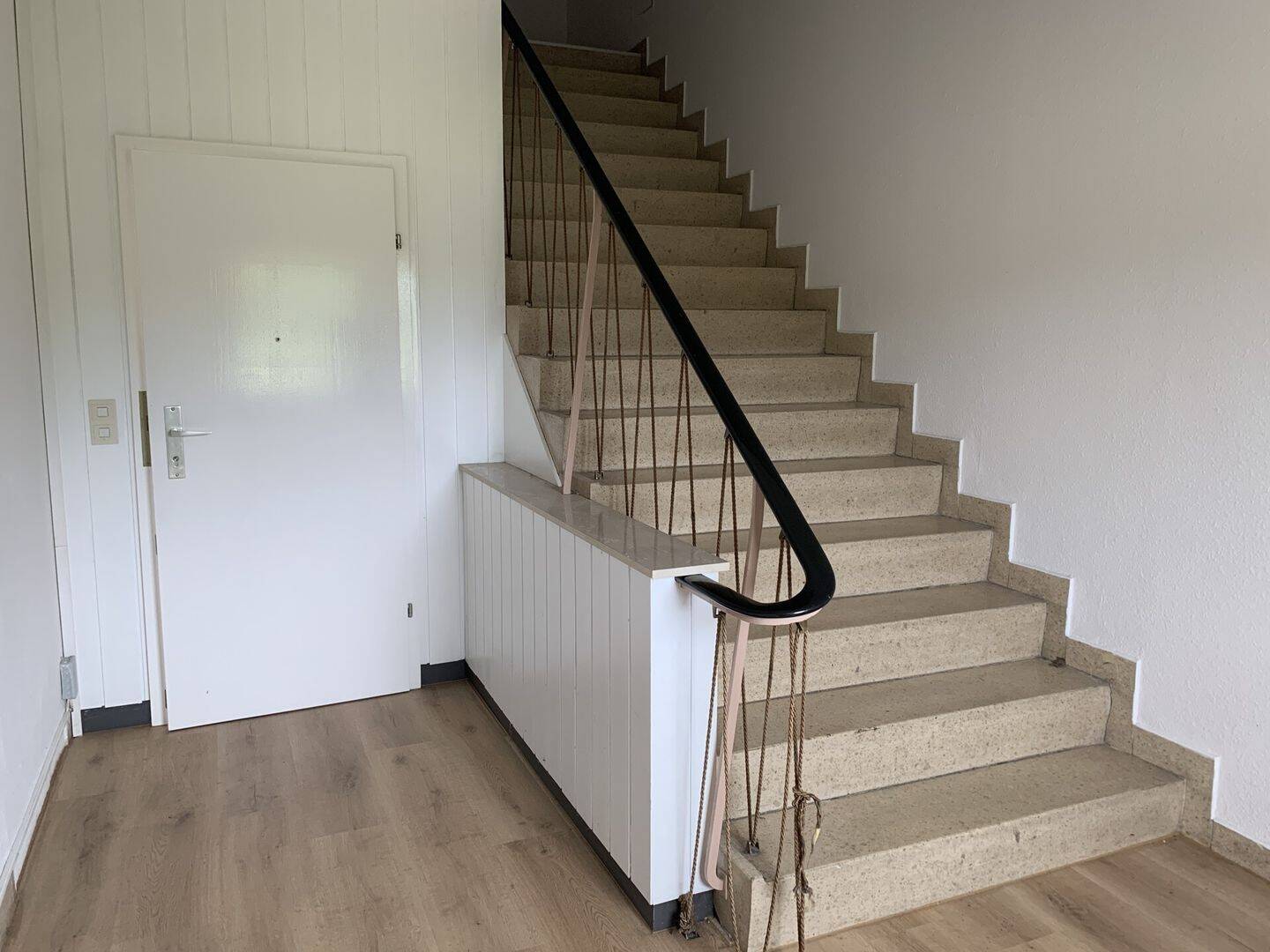 Moderne 3-Zimmer-Wohnung (ca. 100 m²) mit neuer Einbauküche in Hof – großer Dachboden, 95028 Hof (Haidt Innenstadt Jägersruh Leimitz)