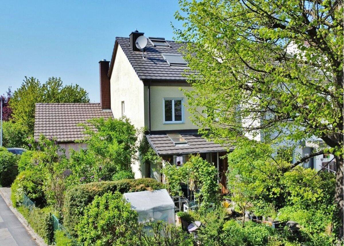 Ihr neues Zuhause – Großflächiges Reihenendhaus mit Garten in familiärer Lage in Schallstadt-Mengen, 79227 Schallstadt