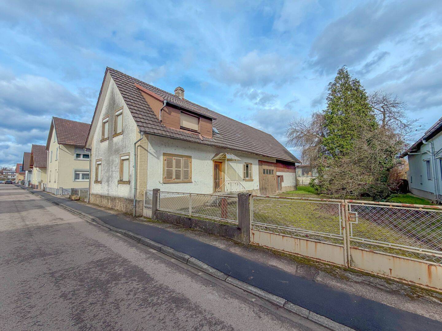 822 m² Grundstück mit Abrisshaus – Neubaupotenzial in Rheinau, 77866 Rheinau
