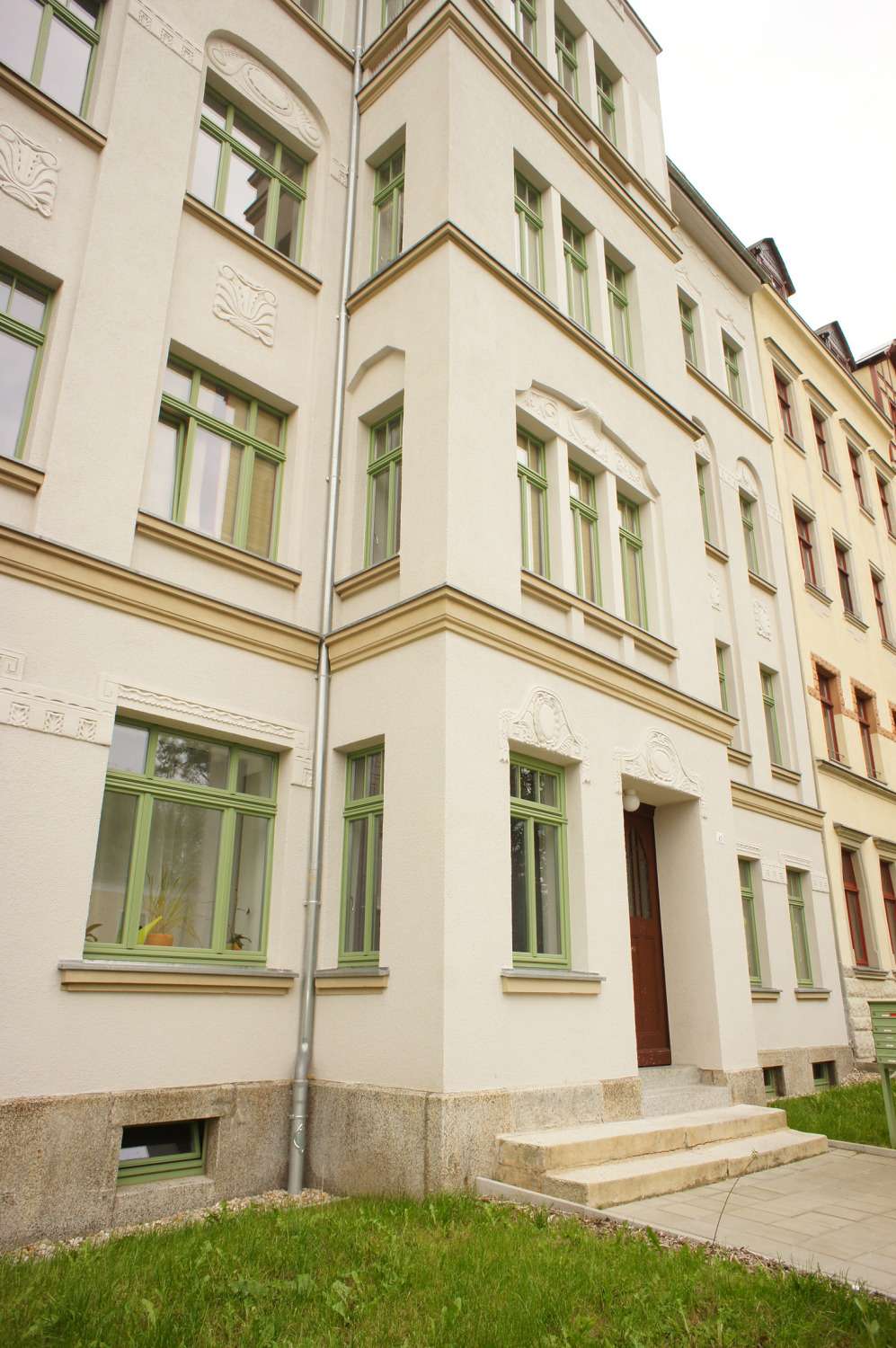 Frei ab 1.11.26 – Wohnen im Dachgeschoss + toller Laminaboden – u.v.m., 9112 Chemnitz (Altendorf Kaßberg Zentrum)