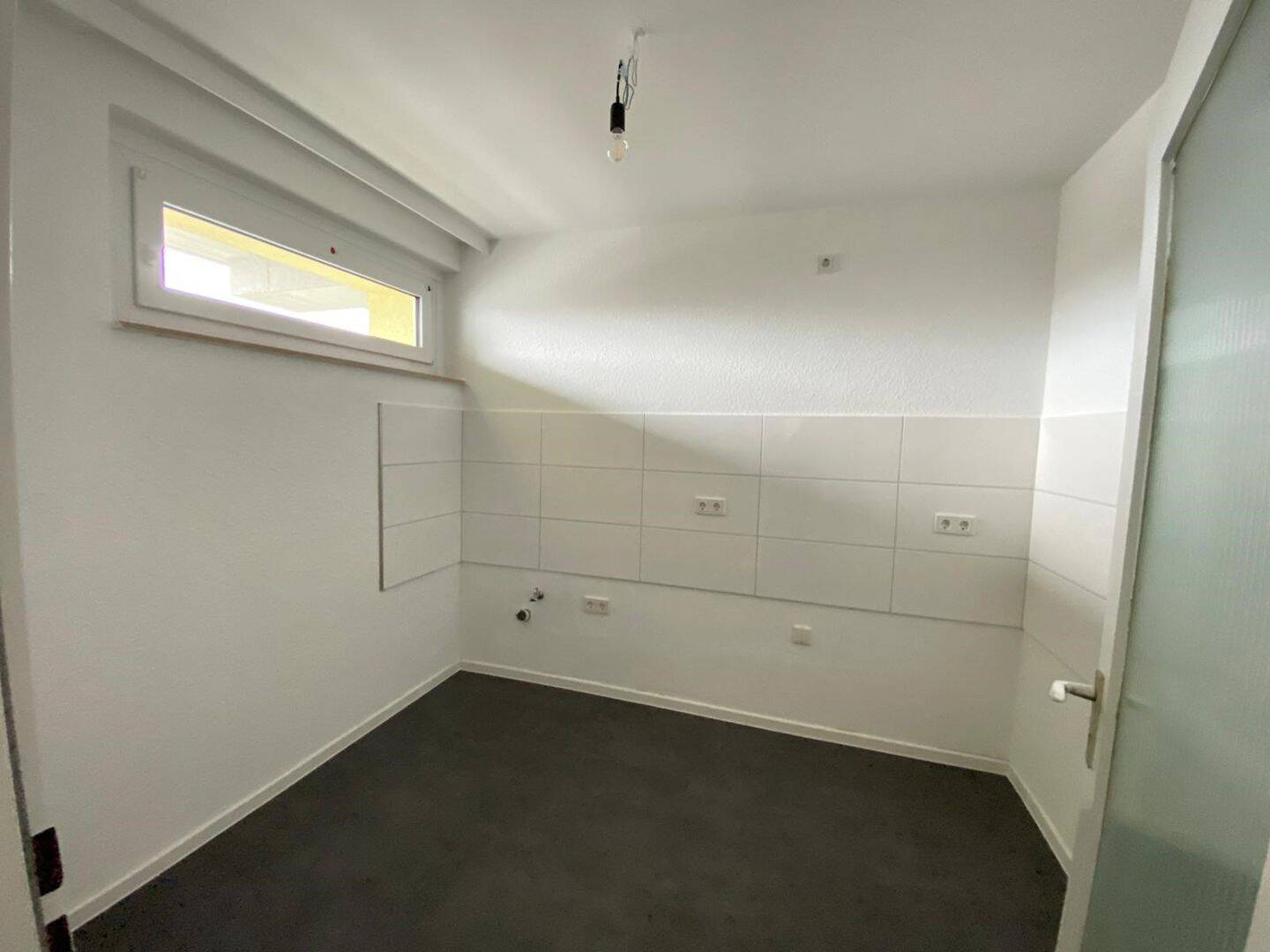 ab 01.10. renovierte 2 ZKB Wohnung mit Balkon – Am Weidengraben, 54296 Trier