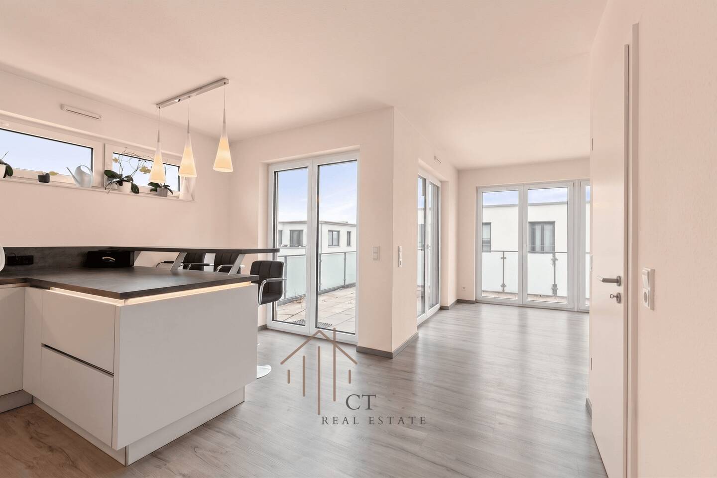 EXKLUSIVES PENTHOUSE AM WALDRAND – 3 Zimmer mit Südwest-Dachterrasse in ruhiger Eigentümeranlage, 63165 Mühlheim am Main
