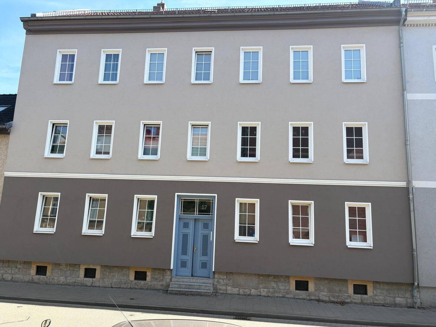 Exklusives Mehrfamilienhaus in Bestlage von Erfurt-Hochheim – voll vermietet mit Garten & Pool, 99094 Erfurt