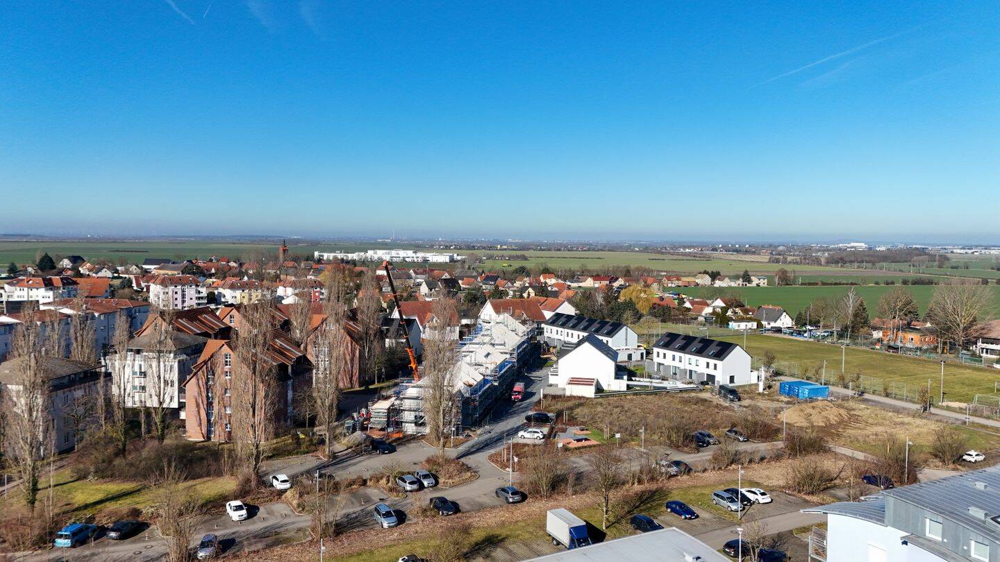 Galeriewohnung über zwei Etagen mit Balkon, TG- & Außenstellplatz in Großkugel, 6184 Kabelsketal