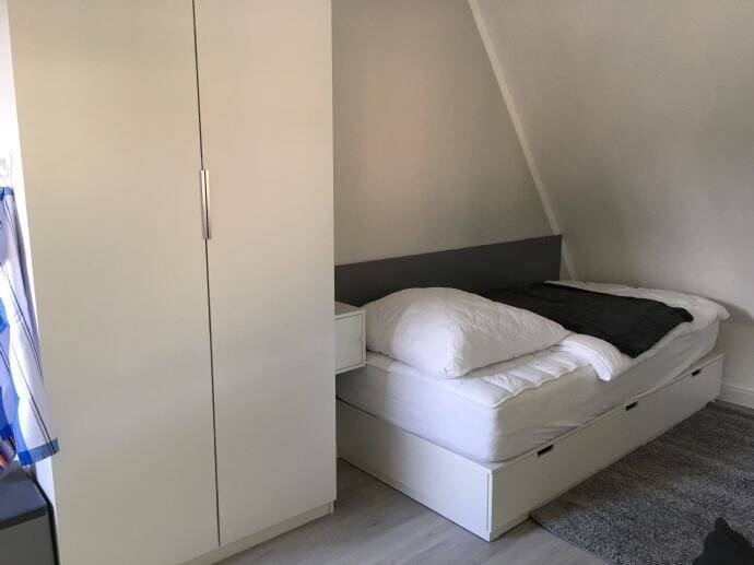 Gemütliches helles Zimmer mit Pantry und eigenem Bad, 22159 Hamburg (Wandsbek Bramfeld Farmsen-Berne Sasel Tonndorf)