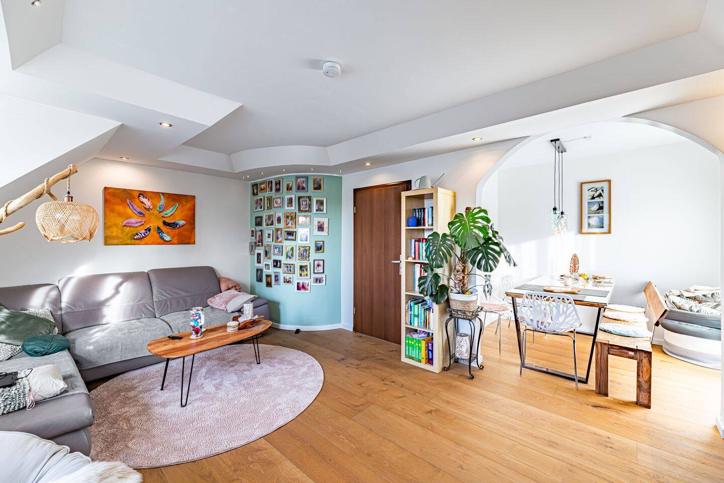 Hegerich: Wohnen auf zwei Ebenen – attraktive Maisonettewohnung mit Balkon, Garage und Stellplatz, 90592 Schwarzenbruck