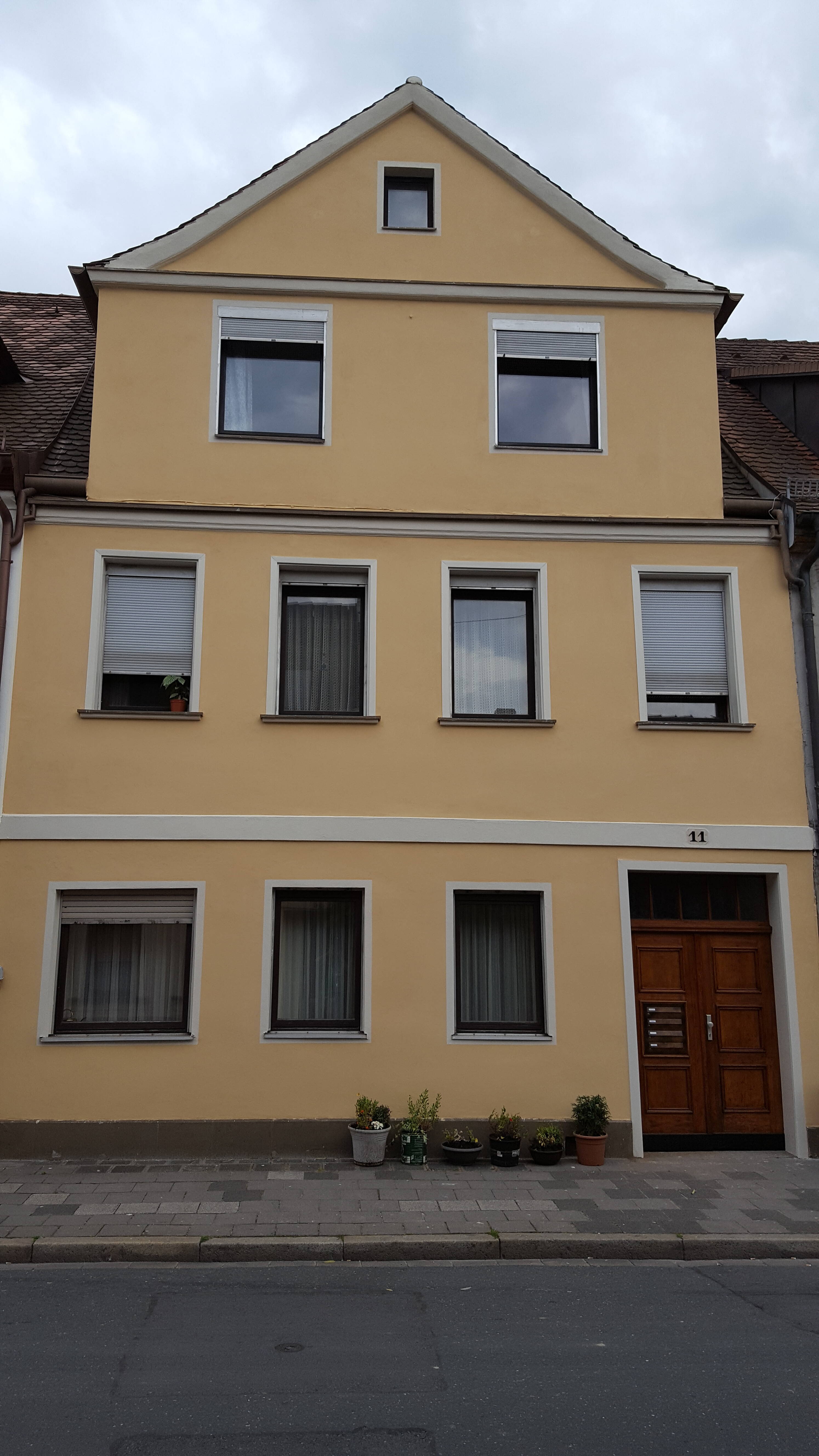Mehrfamilienhaus in Erlangen Zentrum, 91054 Erlangen (Burgberg Erlangen-Nord Erlangen-Ost Innenstadt Sieglitzhof)