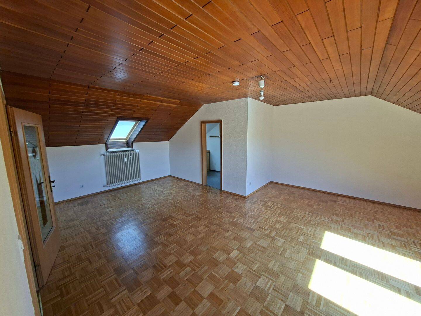 2 Zimmer DG Wohnung nahe Dammer Tor Carrè, 63741 Aschaffenburg (Damm Innenstadt Leider Nilkheim Strietwald)