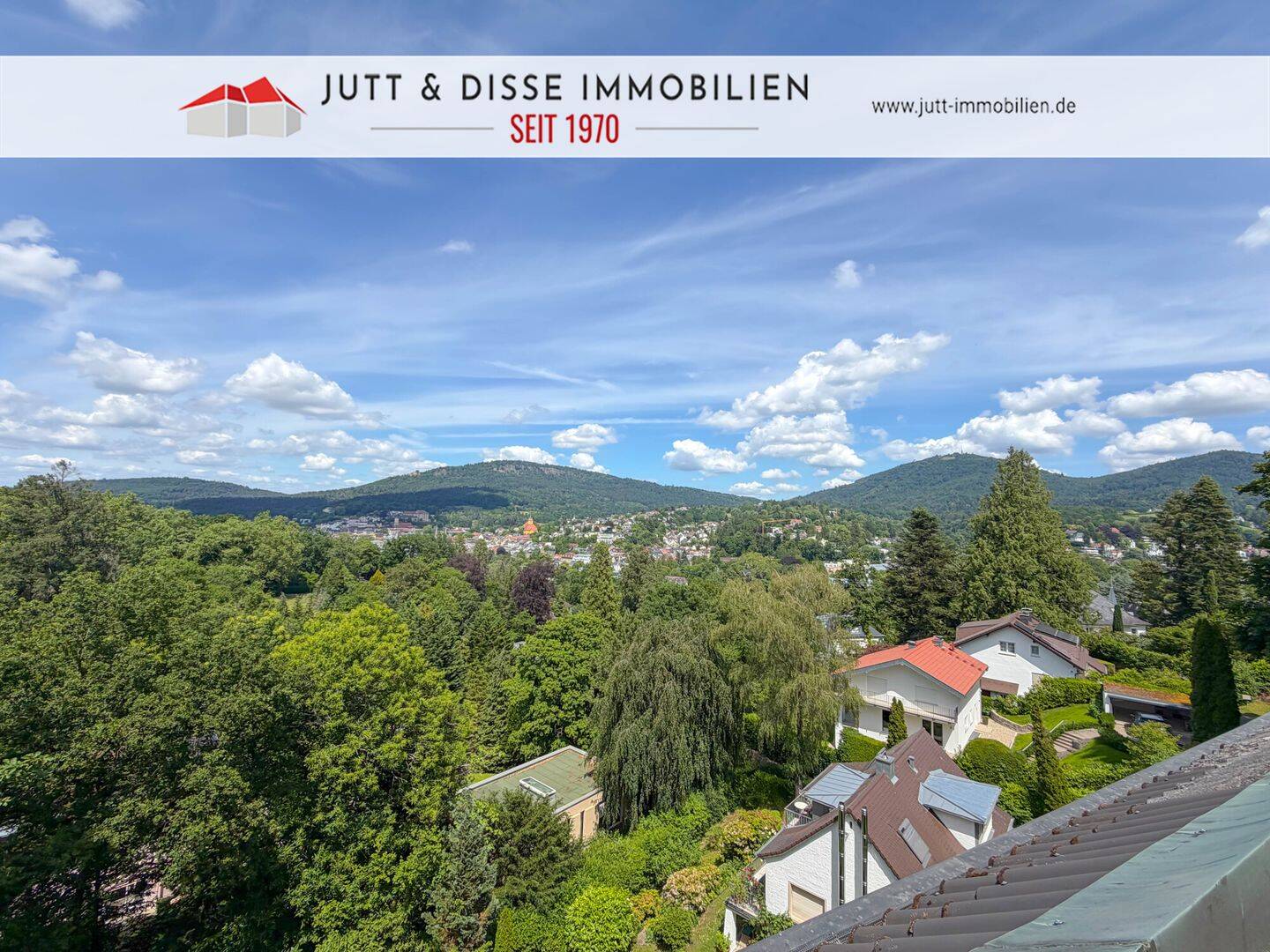 Edles Flair mit traumhafter Aussicht auf Baden-Baden / 4 Zimmer, 2 große Balkone und Kamin, 76530 Baden-Baden (Ebersteinburg Innenstadt Lichtental Varnhalt Weststadt)