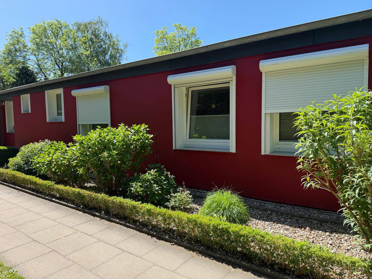 Familienglück – Moderner End-Bungalow mit Anbau auf großem Grundstück, 22453 Hamburg (Eimsbüttel Fuhlsbüttel Groß Borstel Niendorf)
