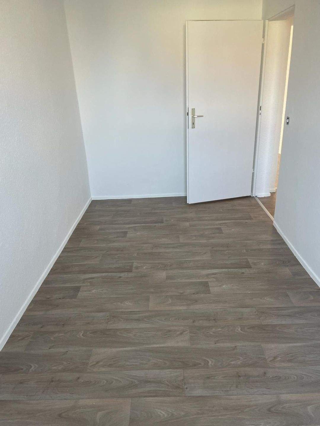 Schöne helle frisch renovierte und sofort verfügbaren, 3 Zimmerwohnung mit Balkon, 6577 An der Schmücke (Heldrungen)