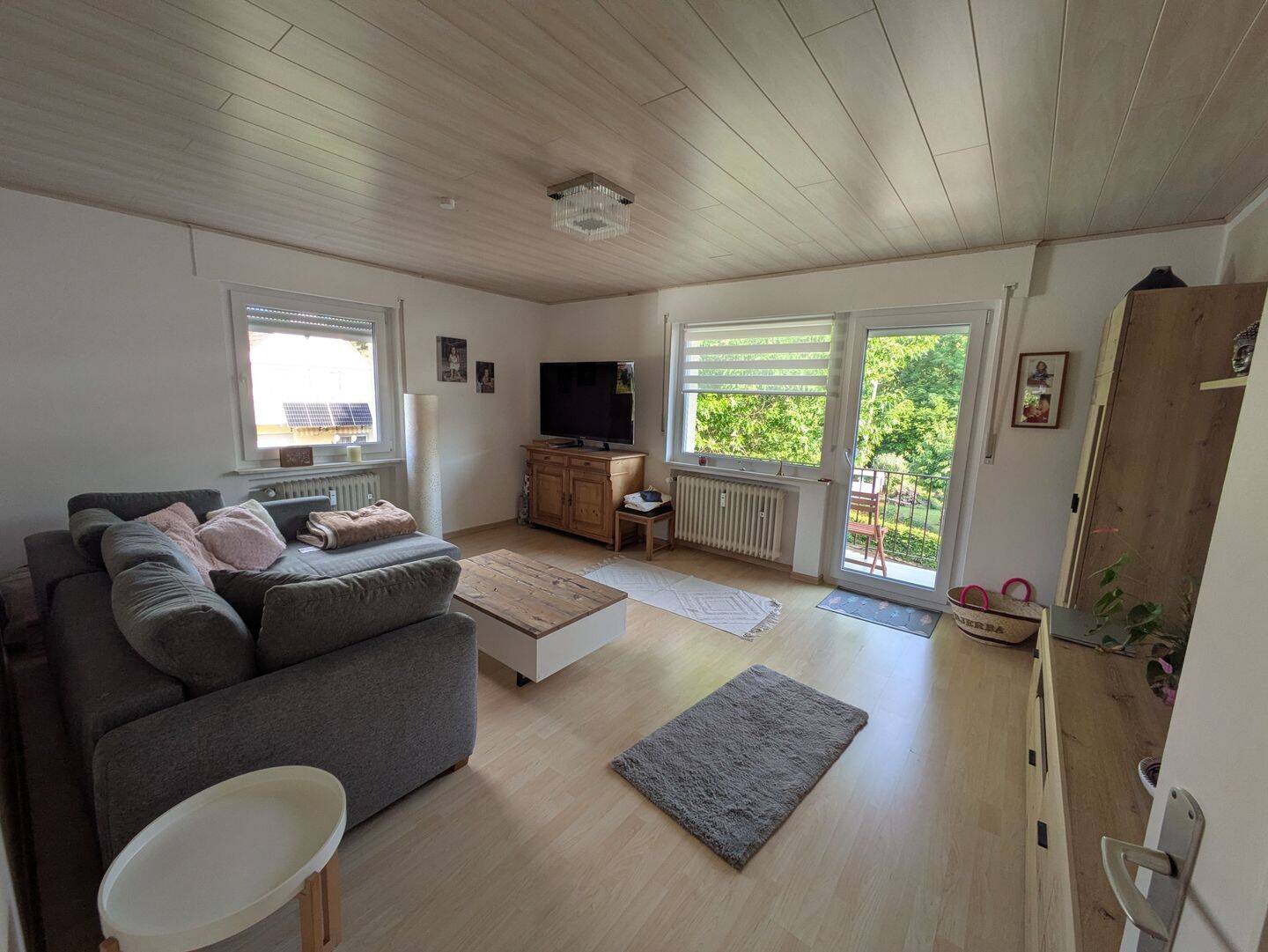 Gepflegte 3-Zimmer-Wohnung im 1. OG mit Garage in Rüdesheim, 55593 Rüdesheim
