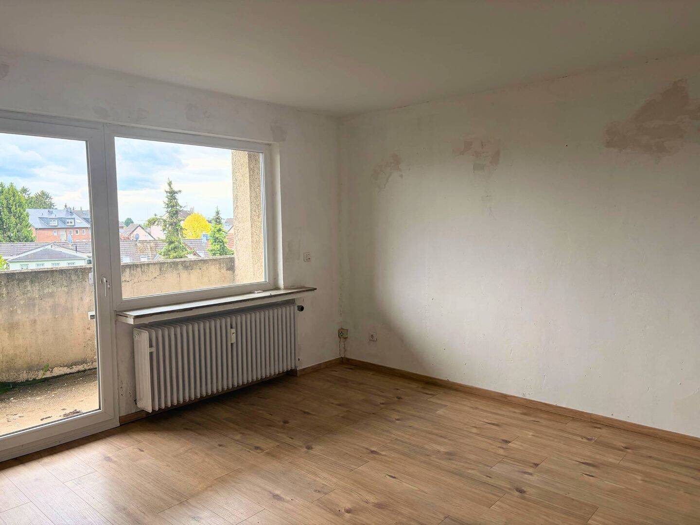 Ihr neues Zuhause: 4-Zimmer-Wohnung mit Balkon in Solingen, 42719 Solingen (Gräfrath Merscheid Solingen-Mitte Wald)