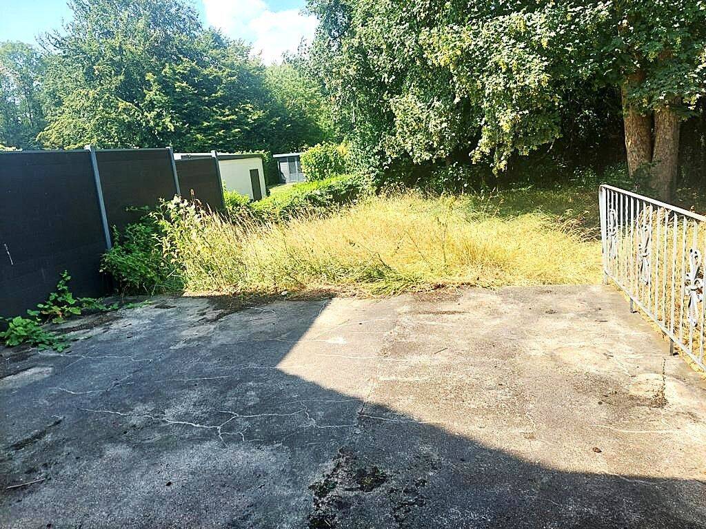 Doppelhaushälfte 110 m² Wohnfläche auf einem 650 m² großen Grundstück in Essen-Vogelheim will aus dem Dornröschenschlaf geweckt werden, 45356 Essen