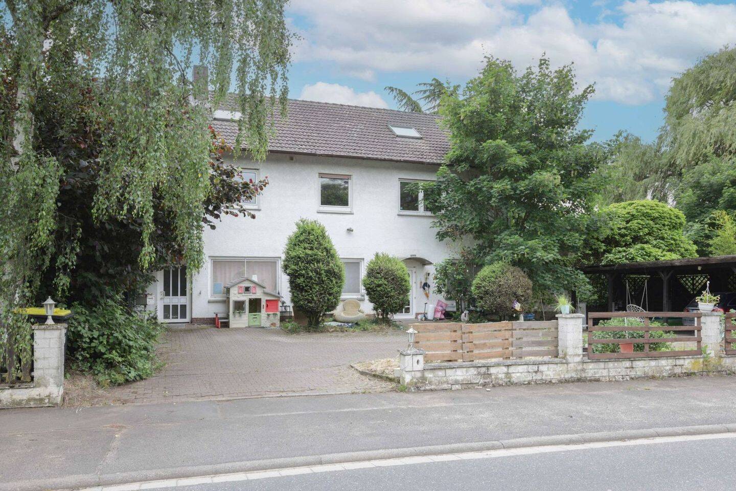 Wohnen & Pferdehof am Ortsrand von Büdingen – 2FH mit großem Entwicklungspotenzial, 63654 Büdingen