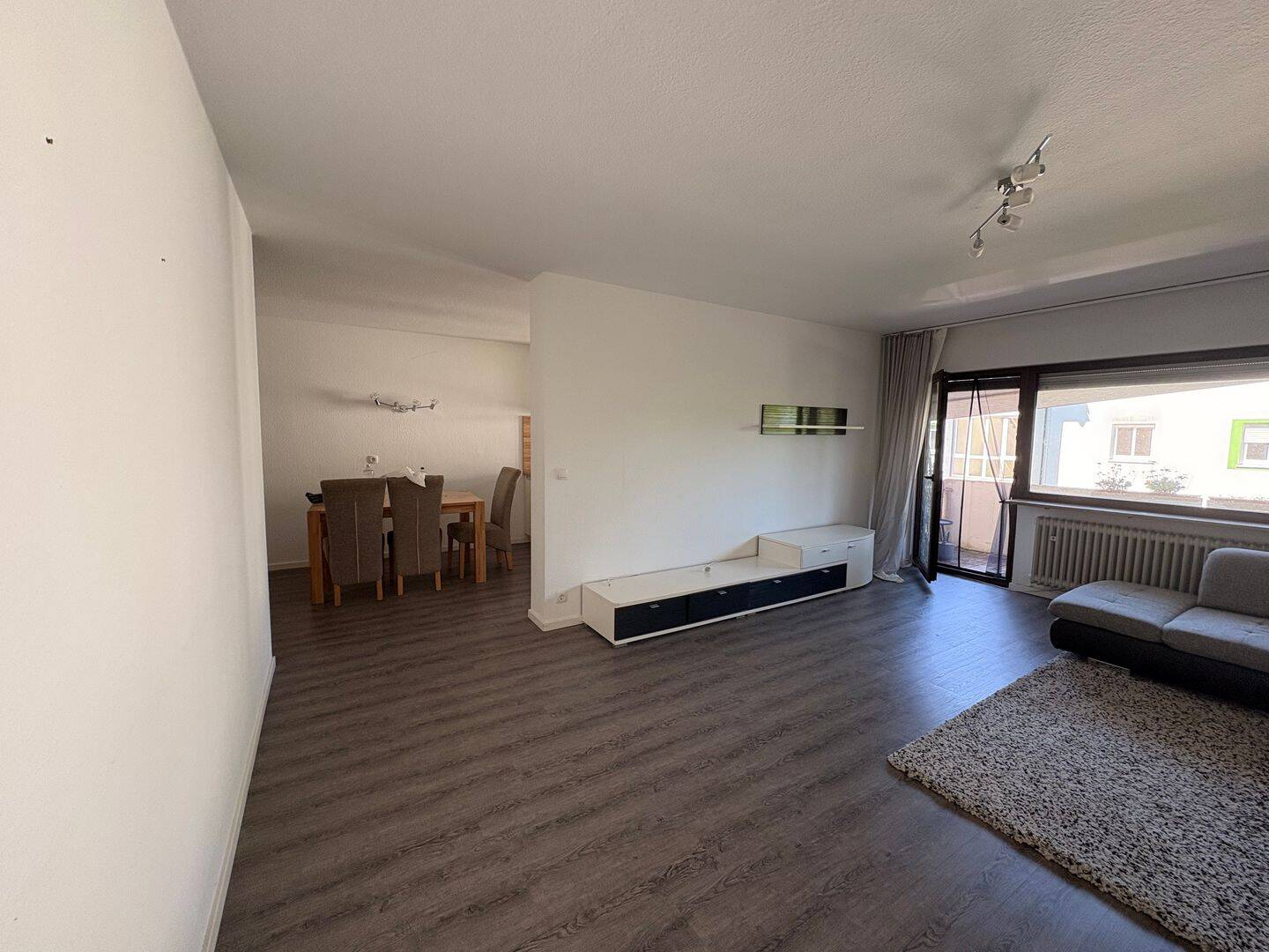Helle 3-Zimmer-Wohnung mit großem Balkon in begehrter Lage von Fürth-Dambach, 90768 Fürth