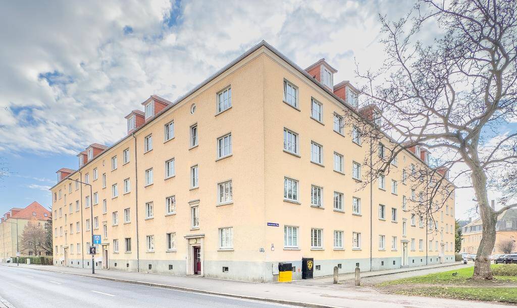 JETZT KAUFNEBENKOSTEN EINSPAREN! 3 ZI. DG-WOHNUNG IN DENKMALOBJEKT – IN BEGEHRTER LAGE – DICHT ELBE, 1139 Dresden (Kaditz Mickten Pieschen-Süd Trachau)