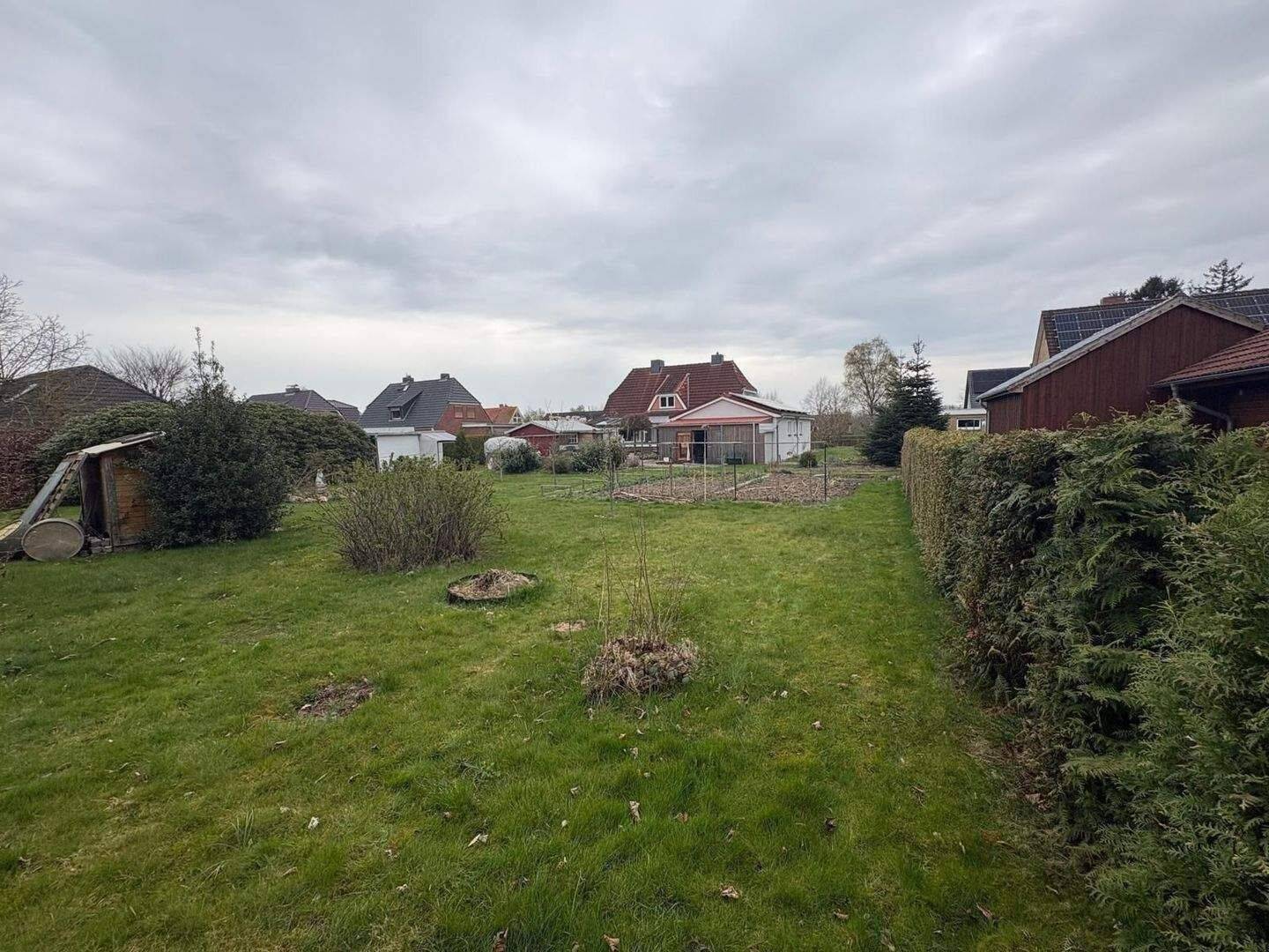 Traumhaus-Grundstück mit Bauvoranfrage in ruhiger Lage – 800 m², private Zufahrt + flexible Nachbarschaftsbebauung, 23738 Lensahn
