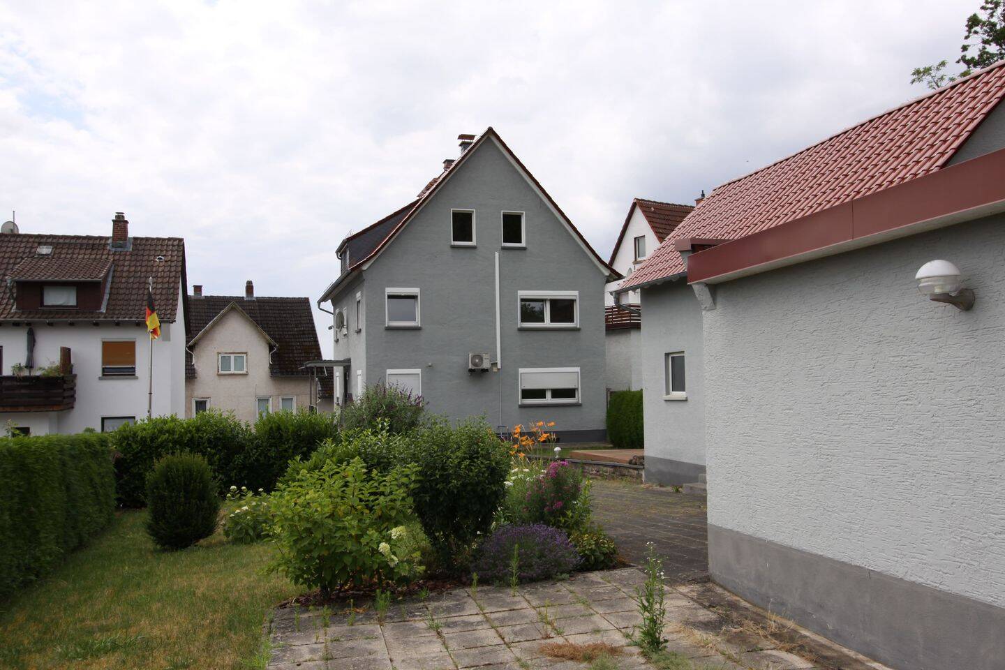 Hungen: Einfamilienhaus mit ca. 205m² Wohnfläche auf ca. 739m² Traumgrundstück, 35410 Hungen