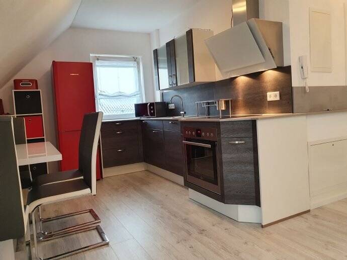 Helle, moderne 2-Zimmer-DG-Wohnung in zentraler Lage im Süden von Ingolstadt, 85053 Ingolstadt (Ingolstadt Kothau Niederfeld Ringsee Rothenturm)
