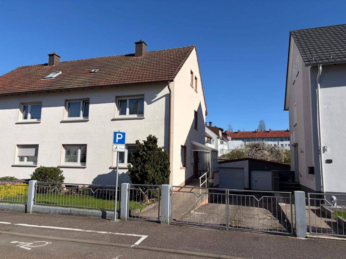 Schönes Einfamilienhaus in ruhiger aber zentraler Lage in Pirmasens, 66955 Pirmasens (Erlenbrunn Innenstadt Niedersimten Ruhbank Winzeln)