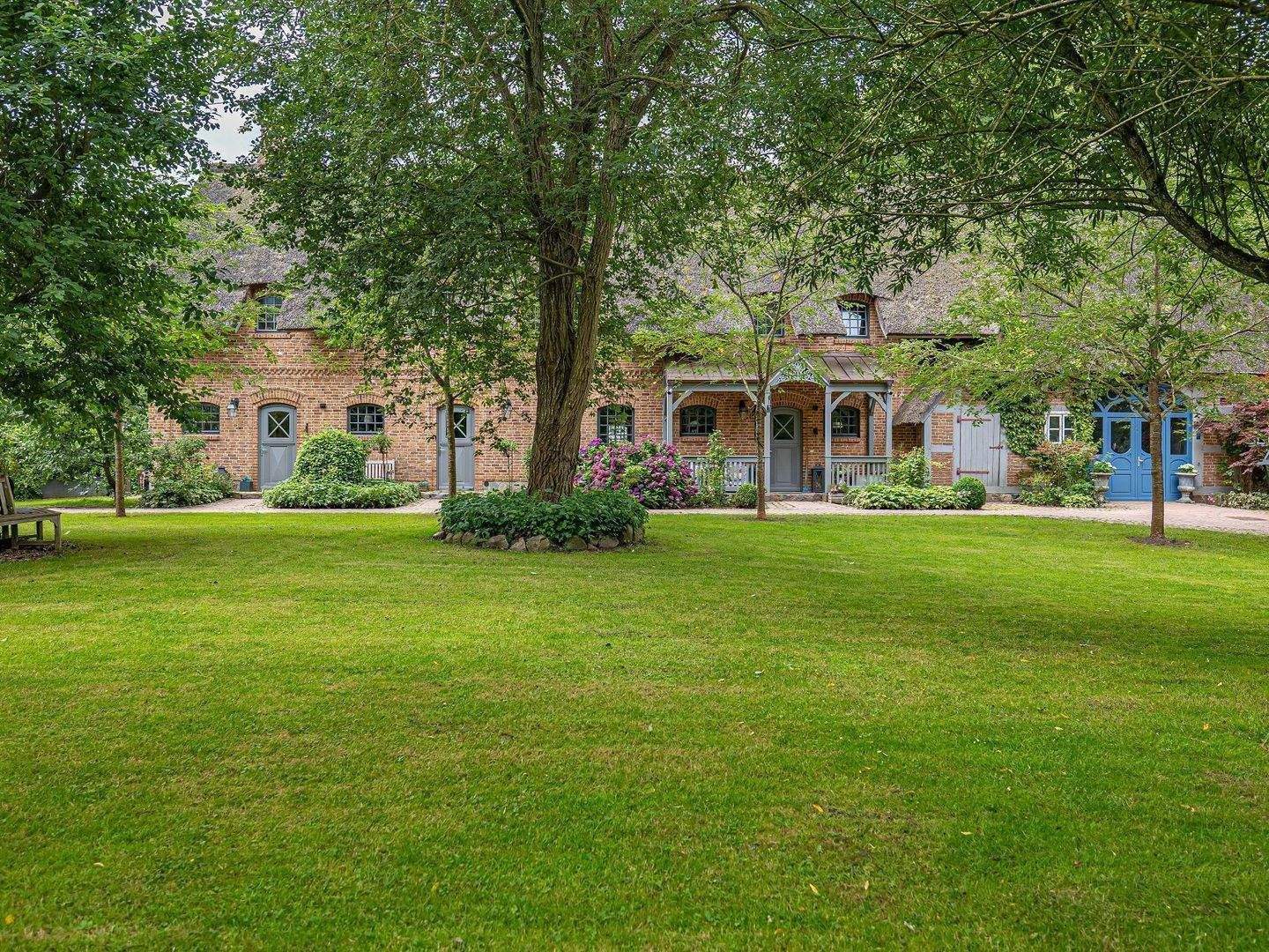 Exklusives Landgut mit Reitanlage im Naturpark Westensee, 24241 Schierensee