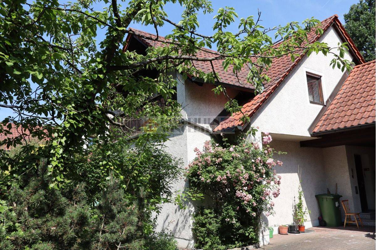 Großzügiges Einfamilienhaus in Top Lage im Stadtsüden von Regensburg, 93051 Regensburg (Galgenberg Großprüfening-Dechbetten-Königswiesen Kumpfmühl-Ziegetsdorf-Neuprüll)